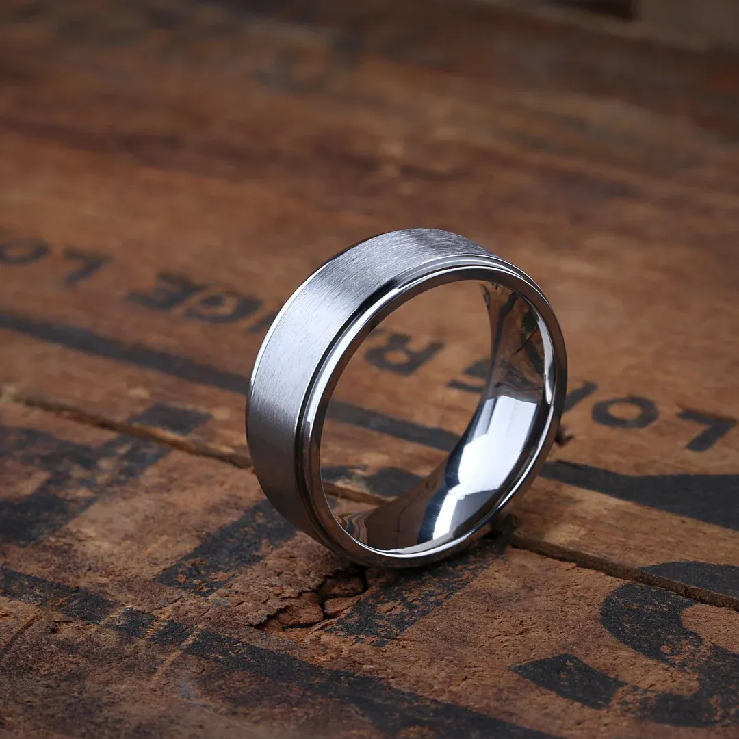 imgi_8_Men_sTitaniumWeddingBand-Silver_1